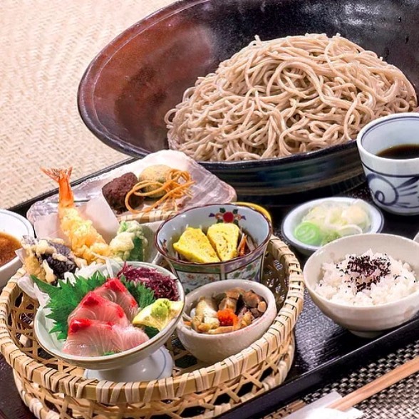 This weather is perfect for Cold Soba noodles and sashimi. Best Soba restaurant in NYC!!! 🍜 🐠 •
•
•
•
#soba #coldsoba #sashimi #chefs #chefstalk #michelinguide #michelininspectors #professionalchefs #zagat #foodporn #newyork_ig #japanesetapas #foodpic #foodgasm #chefofinstagram #michelinrestaurant #michelininspectors #michelinguide  #nycjapanesefood