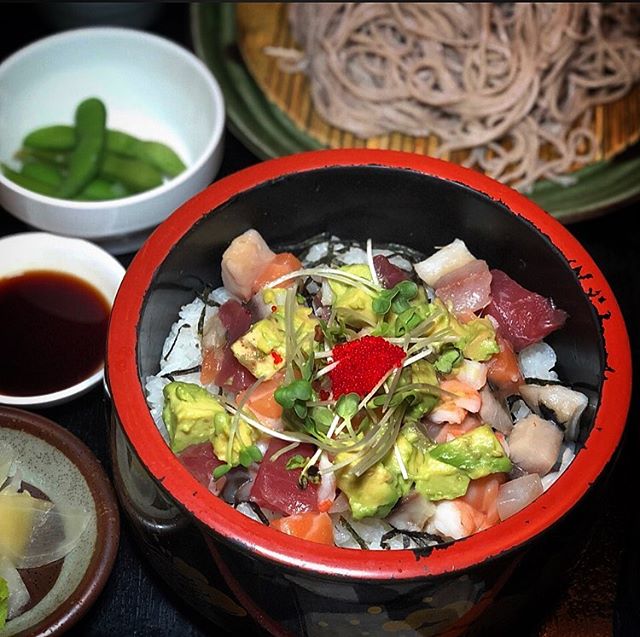 Come and try our amazing $10 lunch special, Bara Chirashi set. Comes with your choice of Hot or Cold Soba. Limited to 20 a day.
•
•
•
#chefs #chefstalk #michelinguide #michelininspectors #professionalchefs #zagat #foodporn #newyork_ig #japanesetapas #foodpic #foodgasm #chefofinstagram #michelinrestaurant #michelininspectors #michelinguide  #uni #tuna #kampachi #fluke #barachirashi #sobanoodles